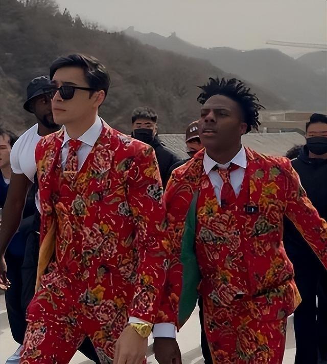 吃中国饭，砸中国锅！央视出手全程打码，这位700万网红彻底崩塌