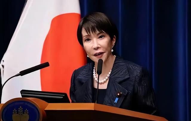 高市早苗终究是没挺住,中美罕见联合敲打之后,日方选择后退一步