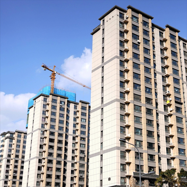 曹德旺预言成真了？我国二三十层的电梯房，或将面临同一个结局？