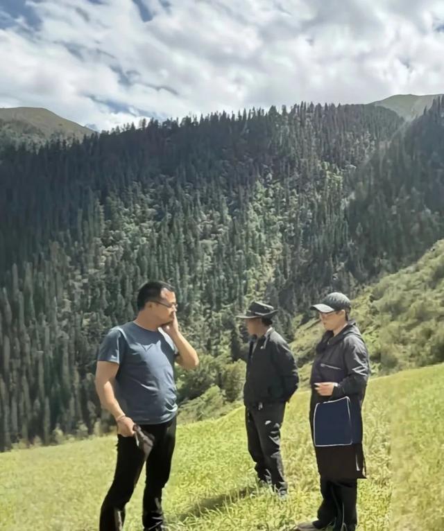 “奔八”老人驾车川藏路，穿越矮拉山，去看援藏的外孙女！