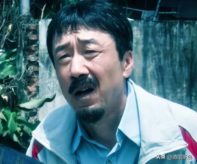 终于熬出头！出道19年没火，如今演《老舅》红了，儿子也为他争光