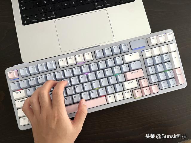 200多元入手客制化机械键盘，雷柏V700DIY-98机械键盘是真的香