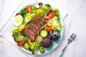 全世界每天吃三顿饱饭习惯的地方还真不多，图片