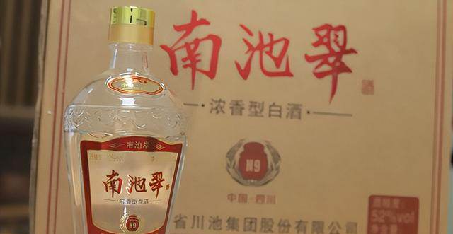 汾酒打响“光瓶酒”第1枪后，2款白酒意外走红，好喝不贵引疯抢