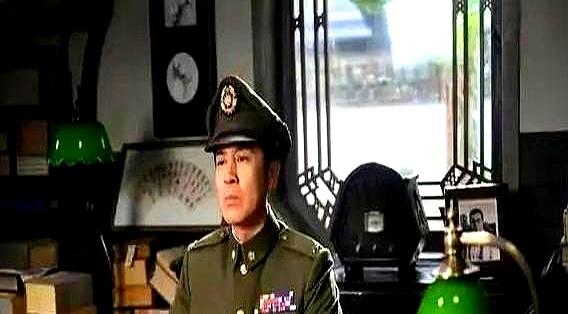 沉默的荣耀：唯一全身而退的潜伏者，竟是装傻充愣的吴家女佣