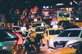 印度大叔来中国旅游，回国后发视频：中国让我自卑图片