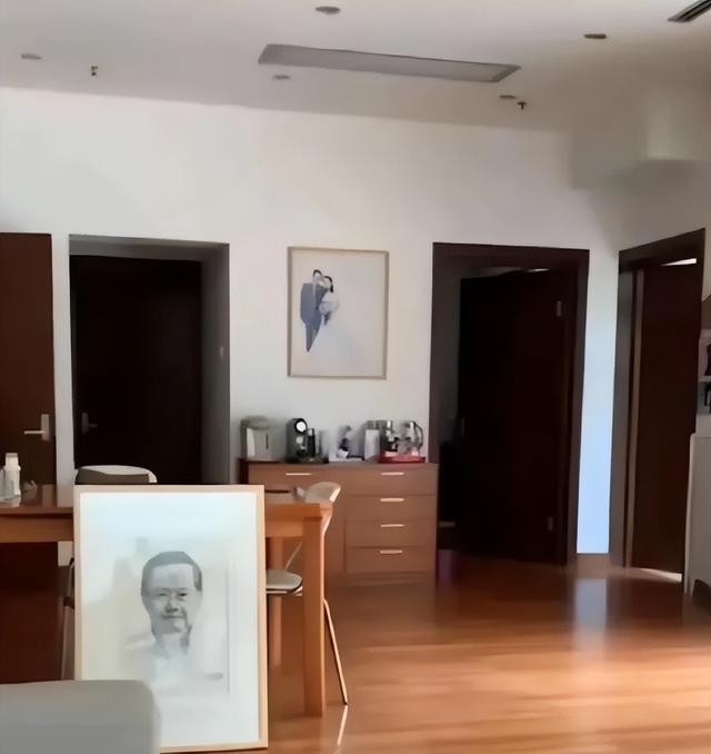 杨振宁去世仅半月，翁帆近况曝光，入职清华没编制，杨光诺没说错