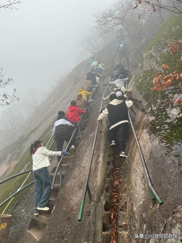 网红景区，接连出现“安全”事故！还是游客全责，景区无责吗？