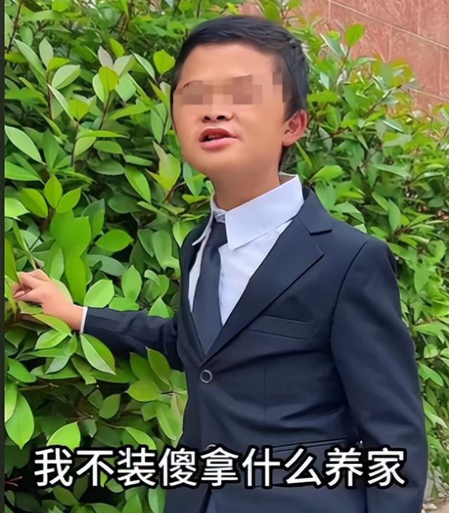 没钱还硬装？宁夏一笑成名拒绝百万签约的小女孩	，现在成了这样