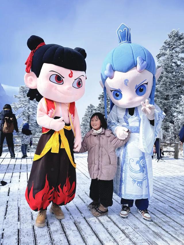 陇南，在冰瀑与雪野之间。