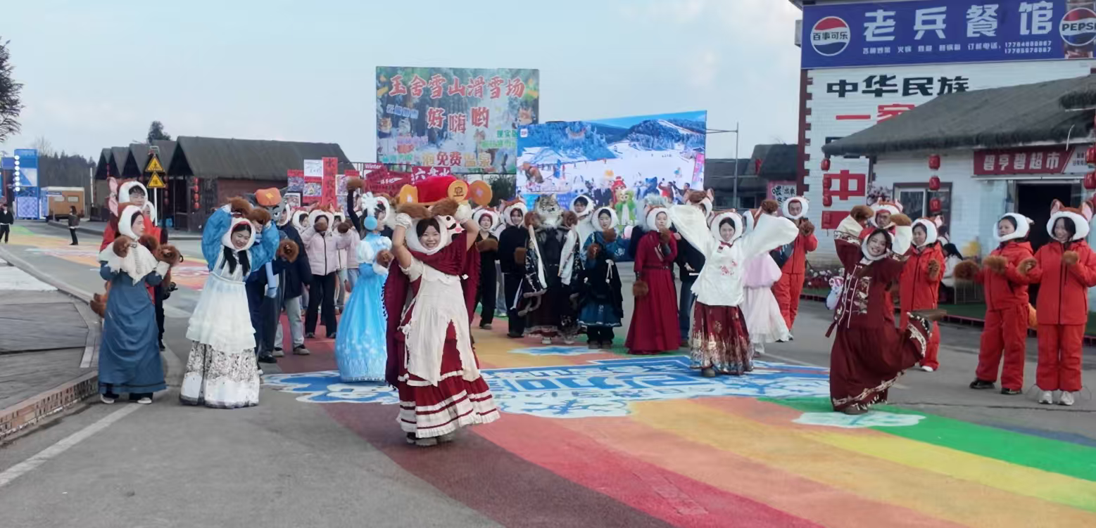 1月10日玉舍雪山滑雪场焕新开板 | 新增单板公园+云端温泉，南方冰雪季全面升级
