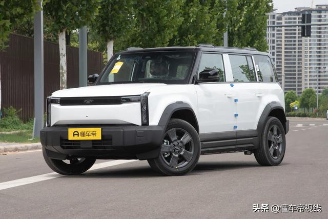 奇瑞风云X3/X3 PLUS上市