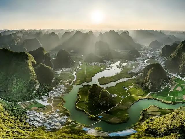 万亿文旅收入背后，安徽做对了什么？广西又为何栽了跟头？