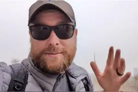 加拿大夫妇吐槽新疆，空气糟糕到让人短寿，房子都是豆腐渣工程图片