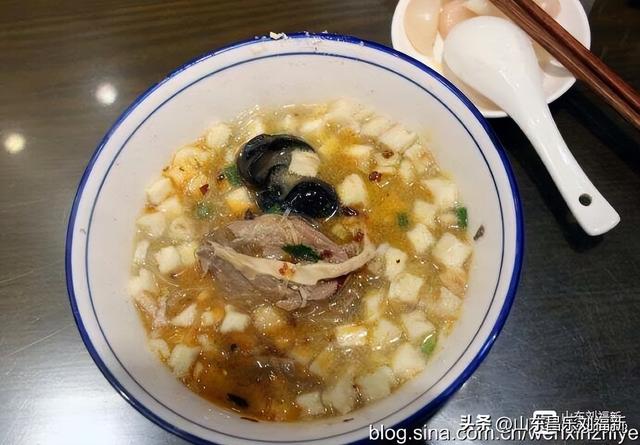 秋雨中的“西安回民街”街市（“陕西之旅”之六）