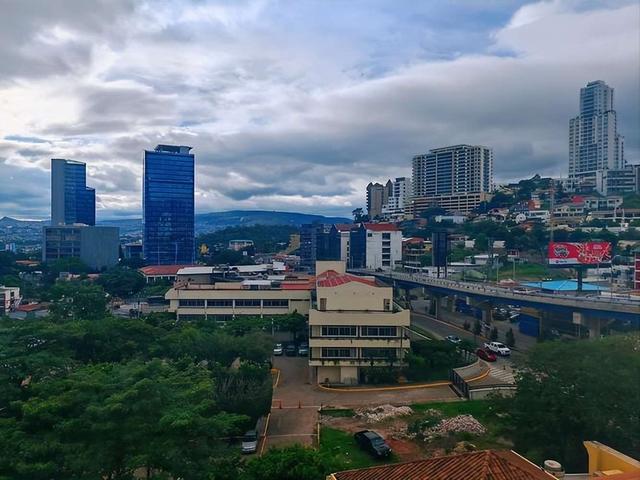 洪都拉斯恐断交，新总统称中国大陆不给我们好处	，中方两句话回应