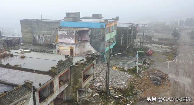 一座被大地“吞掉”的小镇！昔日贵州煤都，如今成了荒山空城？