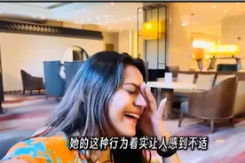 命令司机，戏耍服务员，这位初来乍到的印度高种姓博主被全球怒喷图片