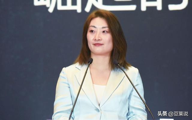宗馥莉事件最新进展！直接将弟弟们从公司除名！态度强硬不惯着！