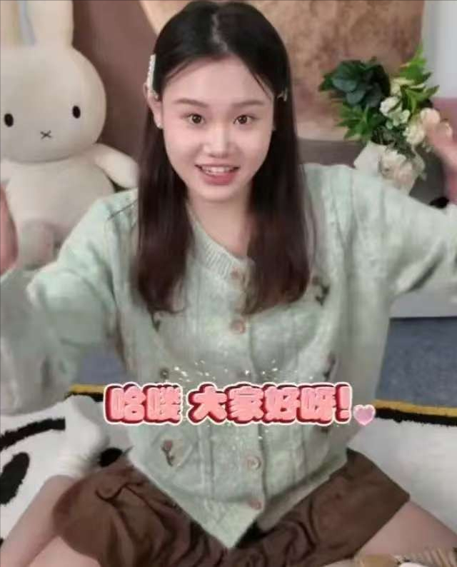 张家齐退役后直播带货，被嘲忘本又掉价	，好友全红婵空降礼物支持