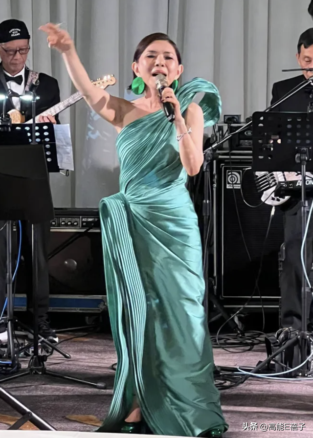 星光熠熠！刘嘉玲梁朝伟邱淑贞梁家辉张清芳齐聚，仅为参加婚宴？