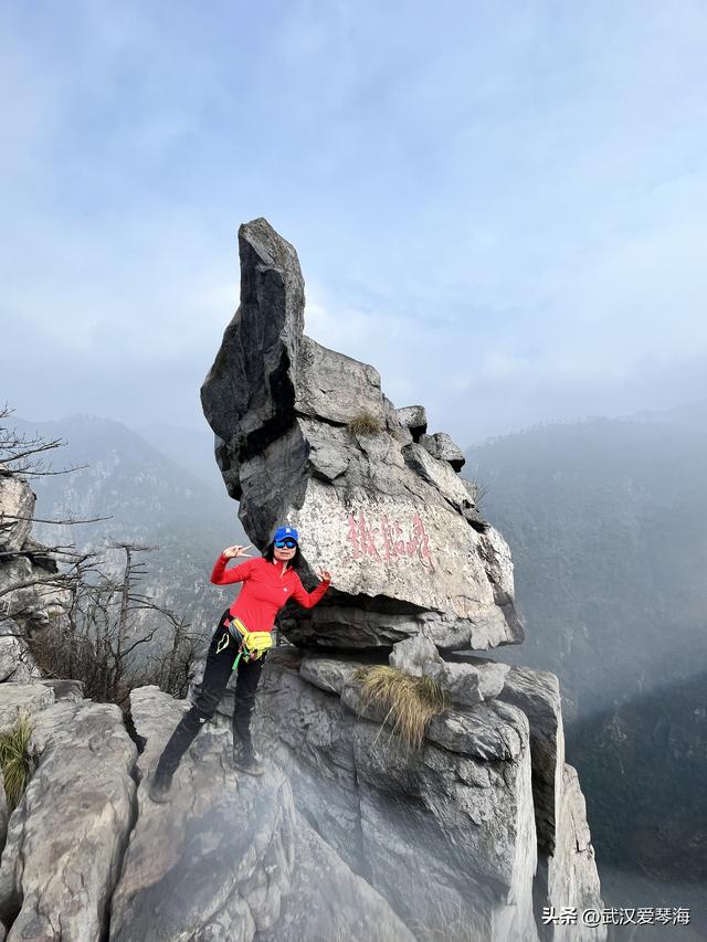三八妇女节，在庐山与云海相遇，攀爬石门涧铁船峰，看飞瀑流泉