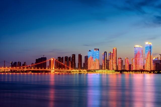 中国夜景最美的10个城市，上海第3，深圳第6，你去过几个呢？