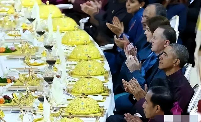 央视国宴上的那瓶水火了！不是娃哈哈，更不是农夫山泉
