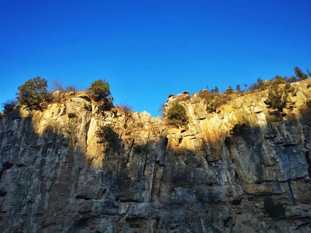 免费小众人还少：洛阳漏明崖，藏着北方小天坑与悬空寺