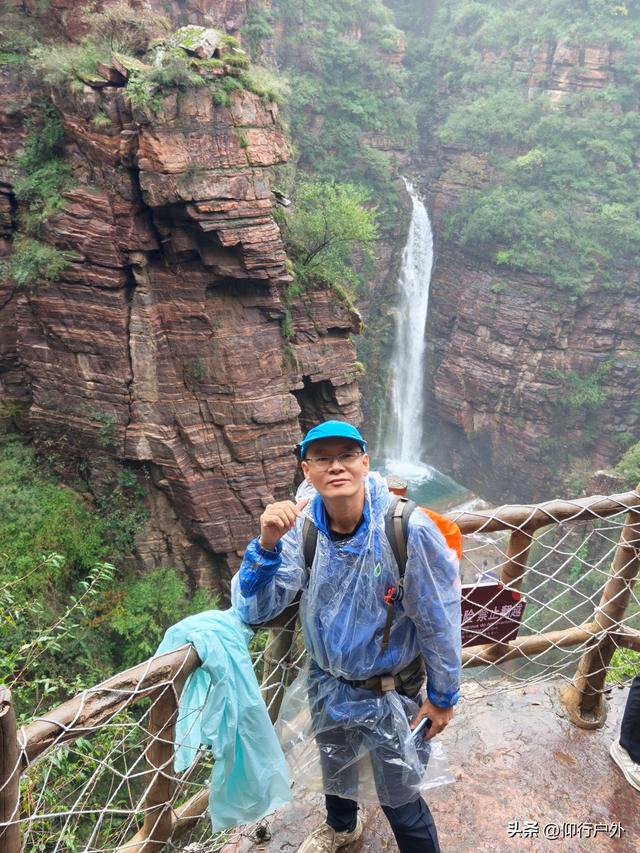 南太行D5万仙山景区郭亮村挂壁公路