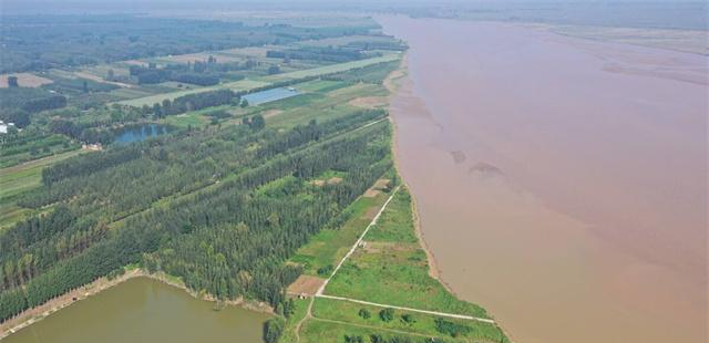 1952年毛主席巡视黄河和河南，回京后拍板：河南省会可以迁往郑州