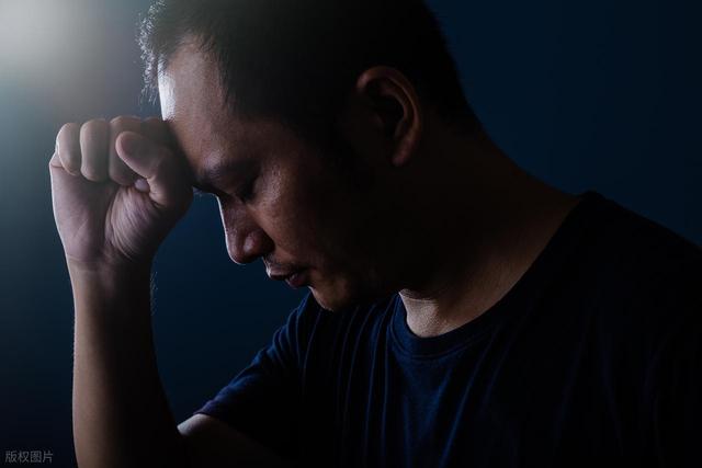 医生直言：最伤血管的行为，不是高盐！而是频繁做这 3 件事