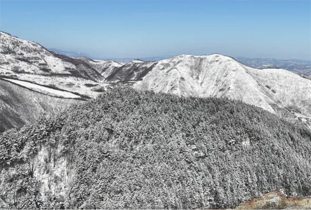 新雪映六盘，诗声越千年！2026这抹银白，藏着最动人的山河共鸣