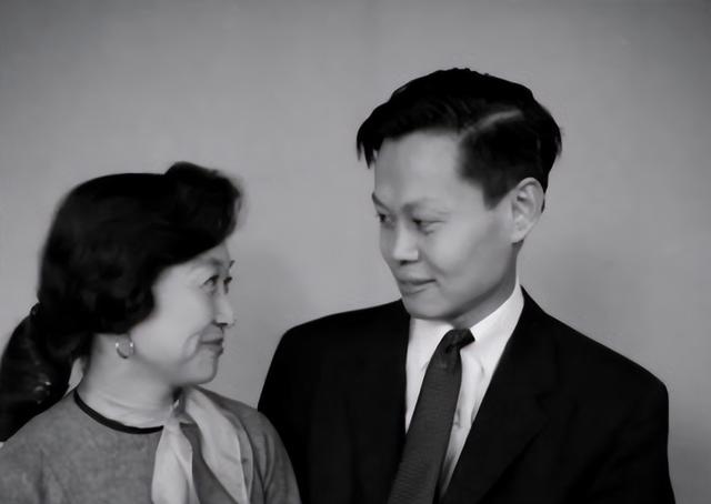杨振宁妻子翁帆自白：为了丈夫的身体，我16年来都是早睡早起