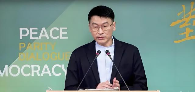 蓝营刚刚划清界限，赖清德态度180度调转，洪秀柱参加阅兵不违法