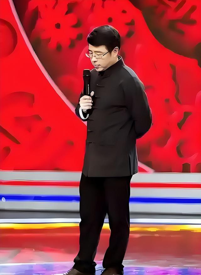 那个曾扬言让中国给全世界道歉，惨遭央视开除的阿丘，如今怎样了