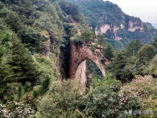 自驾南太行第三站——鹅屋天生桥，感觉只剩下一个词“震撼”