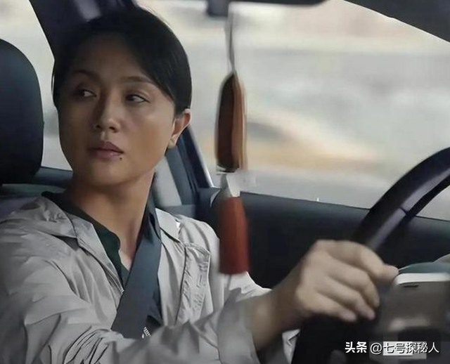 距春节不到2月，52岁辛柏青高调传出喜讯，朱媛媛终于可以放心了