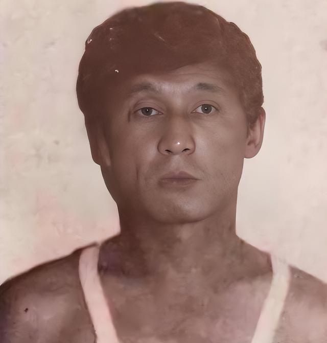 2002年，东北第一杀手李正光被执行死刑，临走要求：想喝一碗白酒