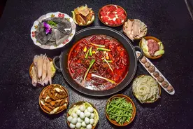 吃完辣椒后，胃部有发热的灼烧感，这是因为辣椒伤胃吗？图片