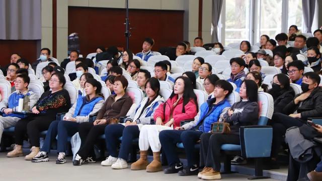 同心同行,共育新苗 | 我校召开高一年级家长会暨选科指导会