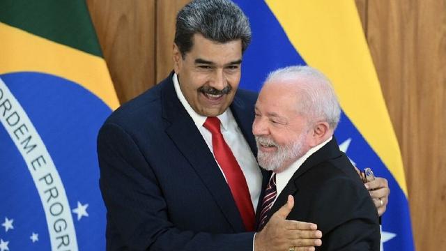 航母刚逼近，美军后路就被切断？马杜罗等到救兵，不是俄不是中国