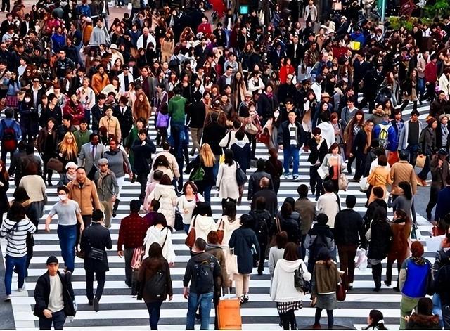 死亡高峰将至，中国如何面对这场“银发浪潮”？