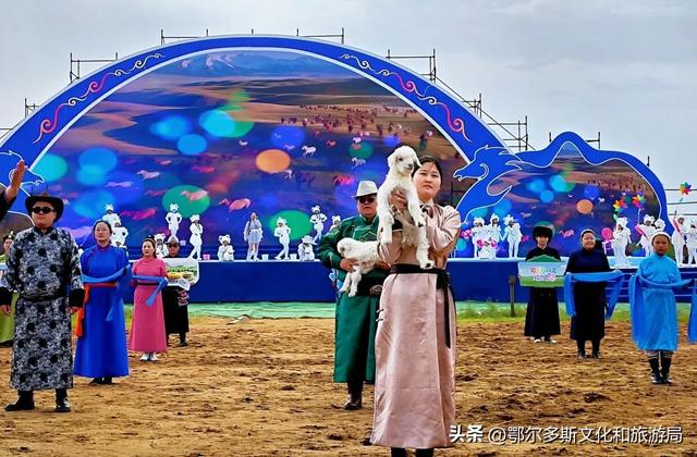 2025鄂尔多斯暖城那达慕开幕！