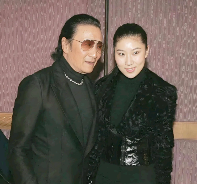 被谢贤养了12年，用青春换来2000万的Coco，已经走上了另一条道路