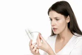 大把掉头发是气血烧干了，告诉你，气血好了头发不掉了越来越黑了图片