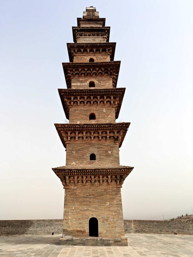 坡上孤塔——万荣八龙寺塔