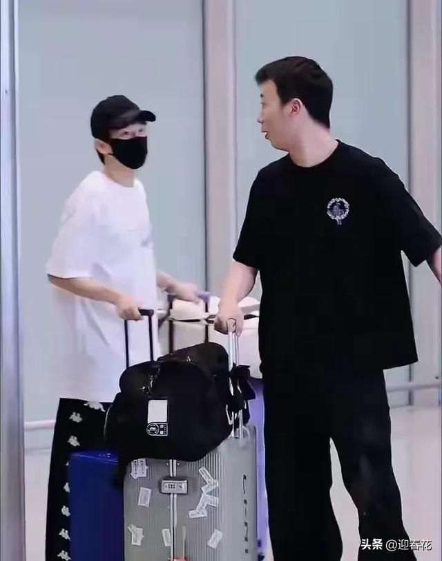 国乒回国抵达北京机场照，王曼昱被老奶奶包围，高远给小粉丝签名