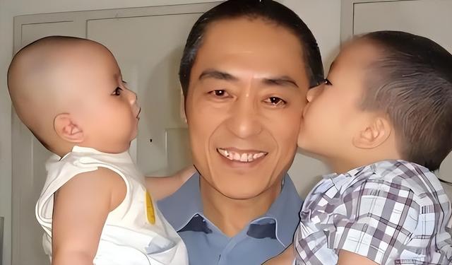 25年恩爱抵不过残酷现实，74岁张艺谋年老色衰，43岁陈婷开的正艳