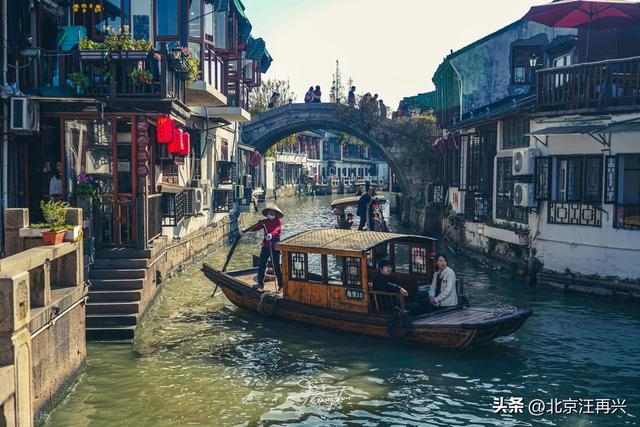 与周庄、西塘、南浔等相比，上海朱家角古镇如何